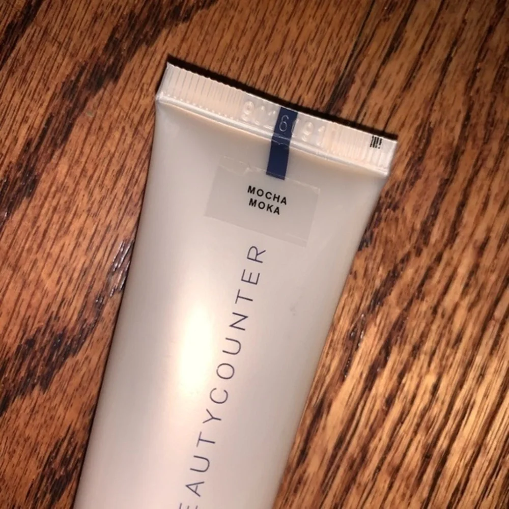Beautycounter‎ hydrating tint skin in mocha new